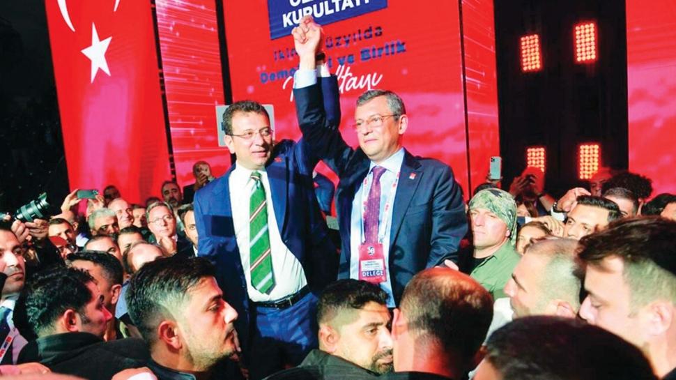 Özel kazansın diye para ve kart dağıttım