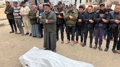 Soyk�r�mc� �srail'den yeni vah�et... Otizmli genci ba��ndan vurdular