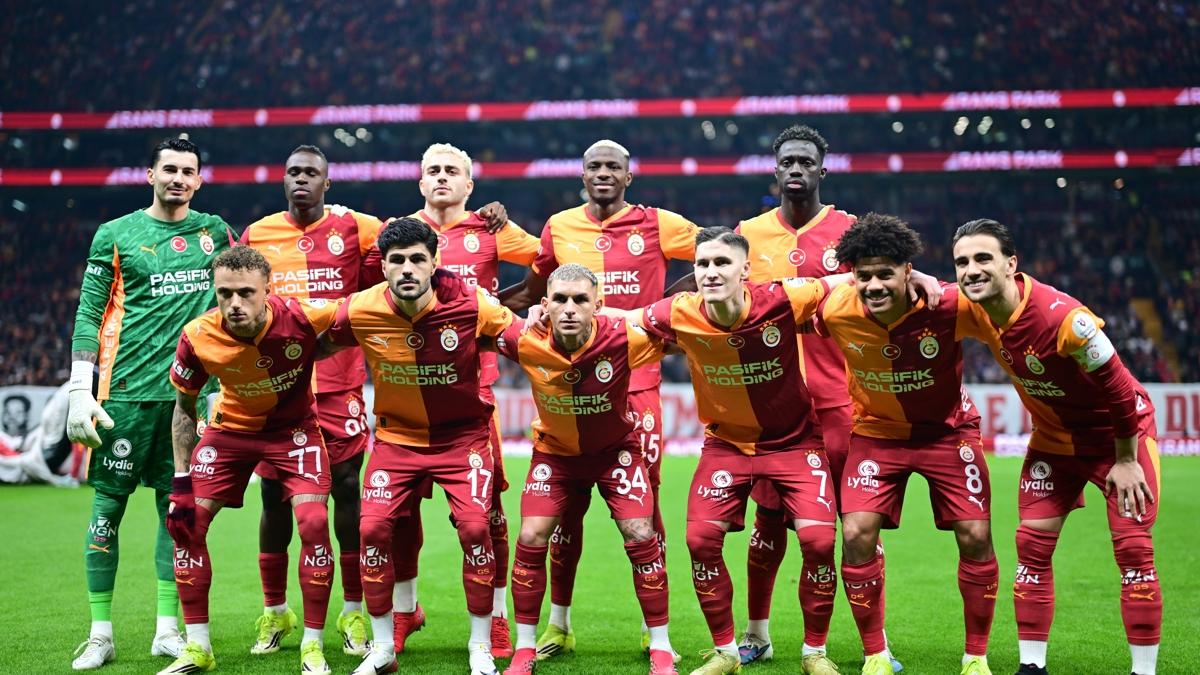 galatasaray okan buruk sara foto�raflar� resimleri