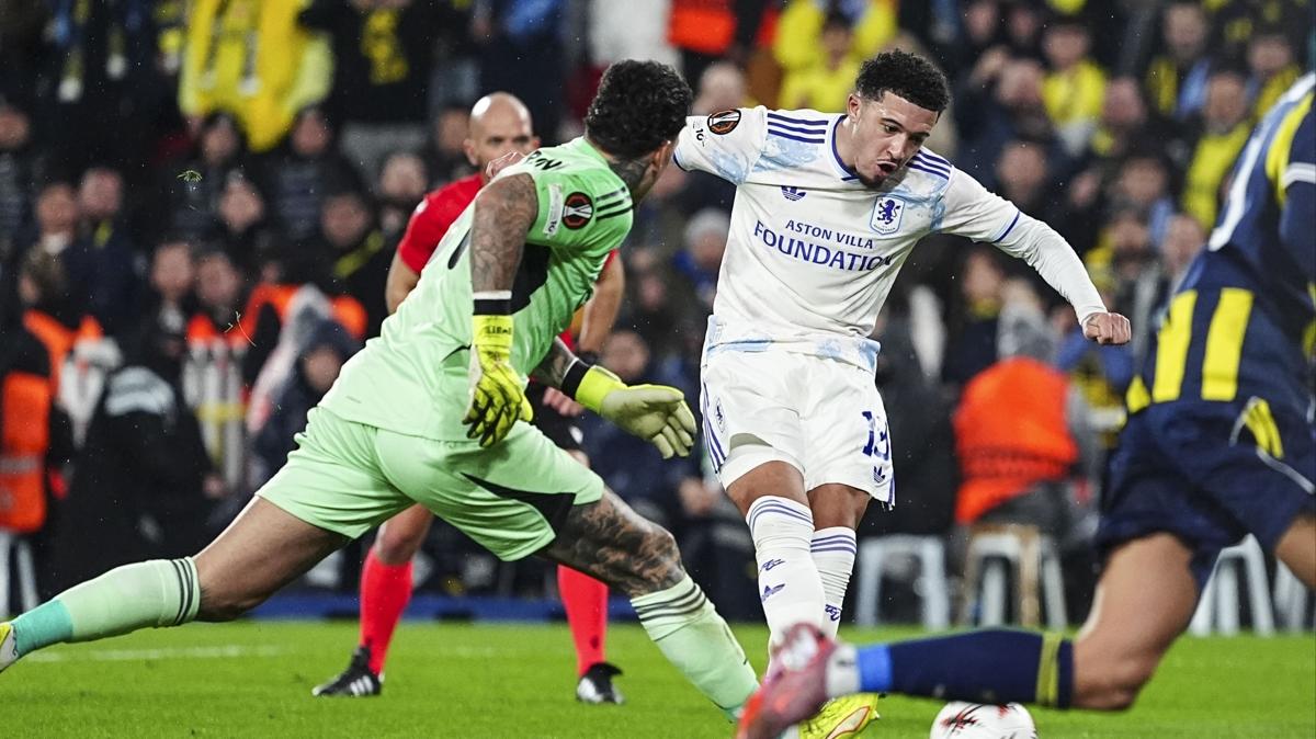 jadon sancho aston villa sakatl�k foto�raflar� resimleri