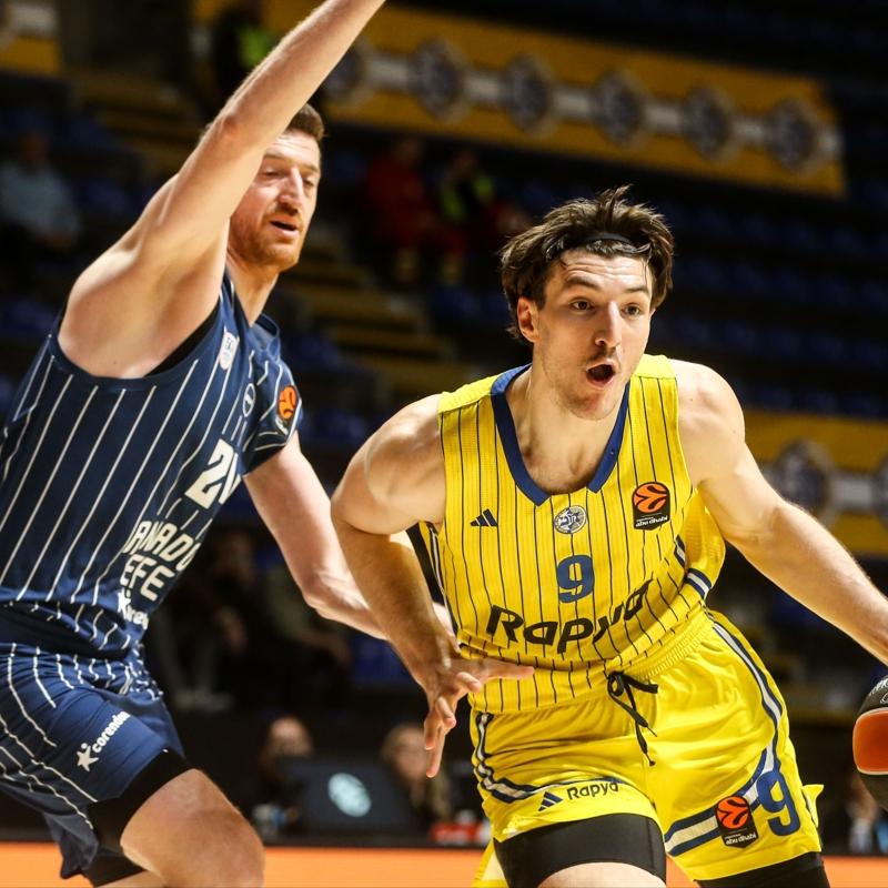 Anadolu Efes, Maccabi kar��s�nda kay�p