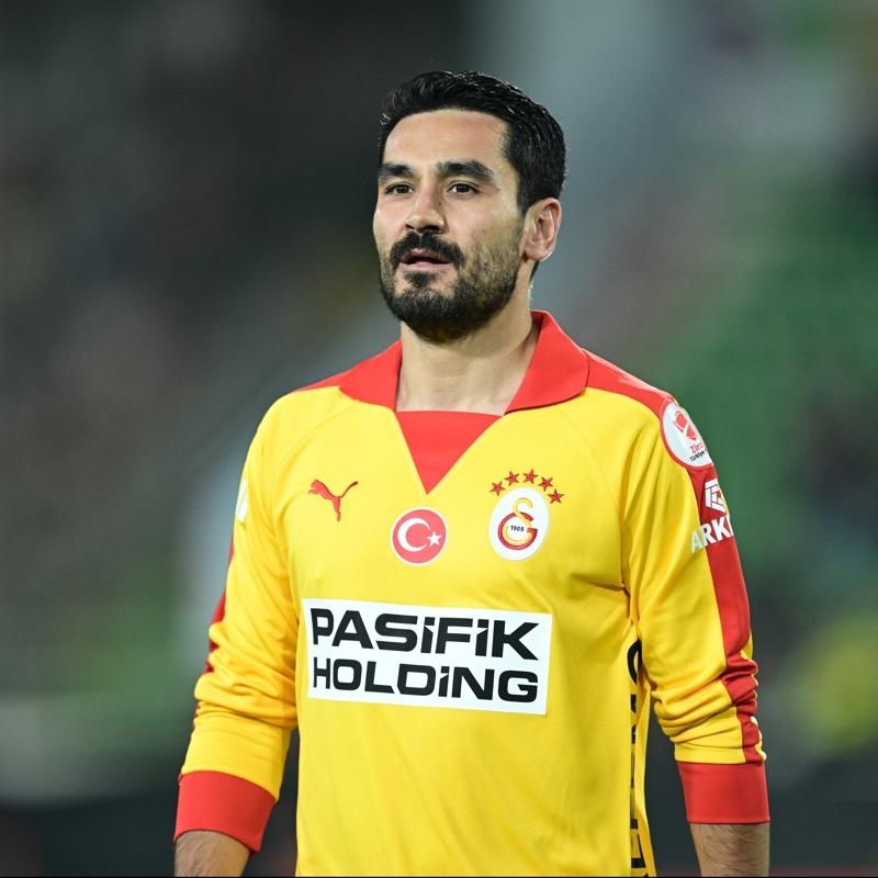 �lkay G�ndo�an, K�resel Futbol ��letme Y�netimi diplomas� ald�