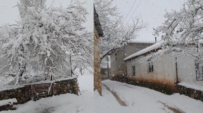 Denizli'nin y�ksek kesimlerinde kar s�rprizi