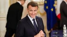 Macron'dan kas�tl� g�nderme: �kisinin de uydu devleti olmayaca��z