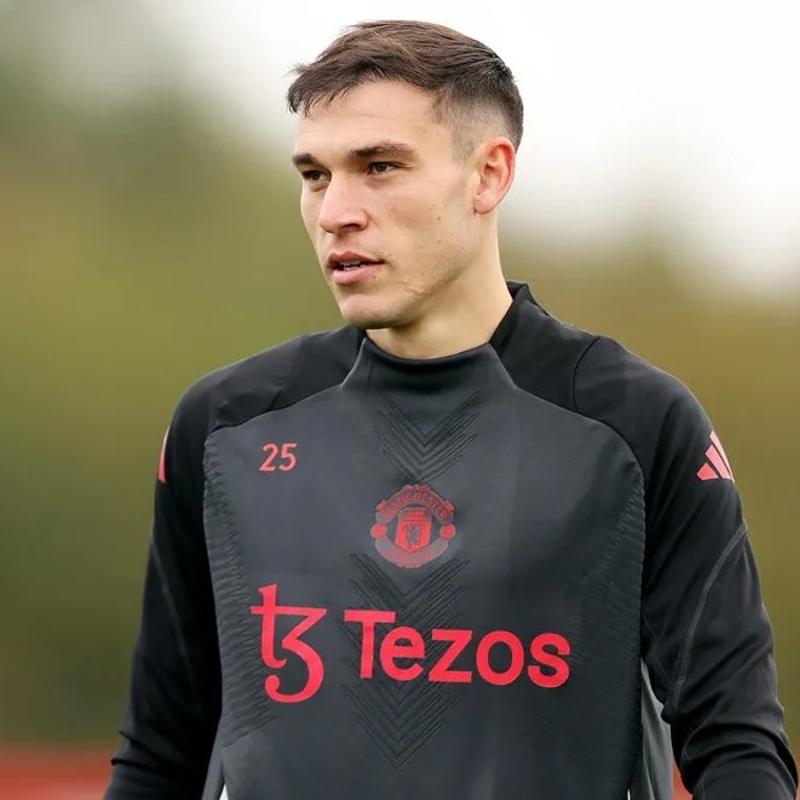 Galatasaray'a Uruguayl� orta saha! Manuel Ugarte ye�il ���k yakt�