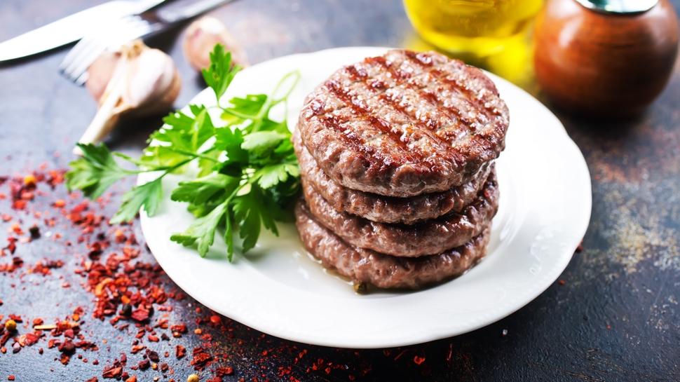 Hamburger köftesi tarifi: Köftesi asla kurumuyor