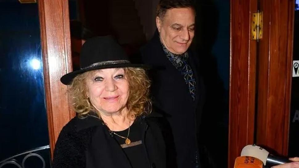 Annesinin cenazesine kat�lmad�! O s�zleri yeniden g�ndem oldu