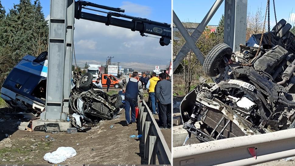 Otob�s �st ge�ide �arpt�! 5 ki�i hayat�n� kaybetti