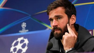 Alisson'dan sakatl�k iddialar�na yan�t