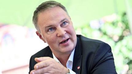 Trump'a �fkesini kustu: Bir par�as� de�iliz