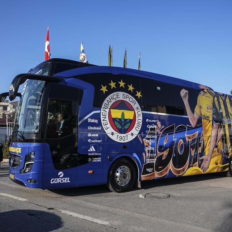 Fenerbah�e, derbi i�in Kad�k�y'e geldi