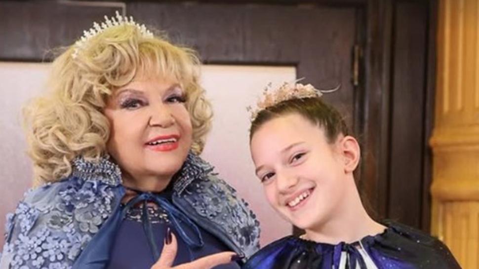 Nevra Serezli Sihirli Annem'in yeni filminde torunuyla aynı sahnede!