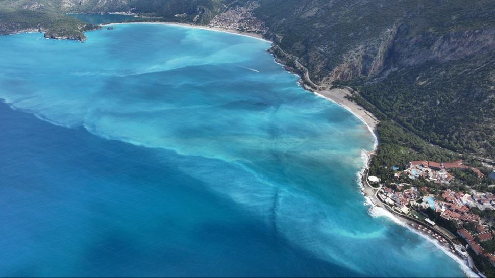 Ölüdeniz turkuaz renge büründü