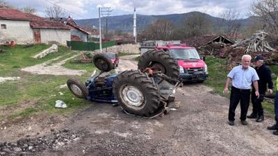 Bilecik'te feci kaza: Devrilen traktörün sürücüsü öldü