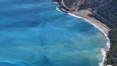 Fethiye'de kartpostallık görüntü: Yağış sonrası Ölüdeniz'in rengi değişti