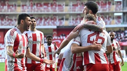 Antalyaspor'dan Ey�pspor kar��s�nda 3 goll� galibiyet