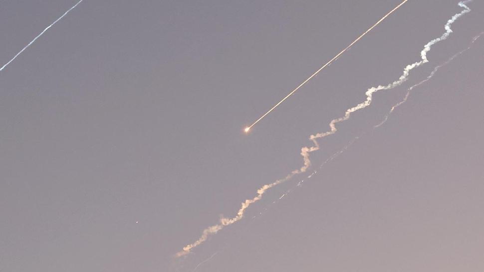 İran: Siyonist İsrail ve ABD, Urumiye Havalimanı'nı hedef aldı