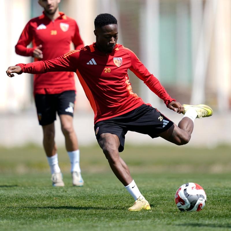 Kayserispor'da Fenerbah�e mesaisi ba�lad�