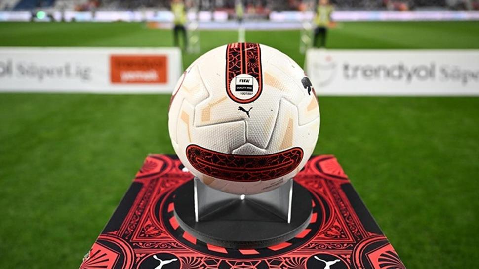 Süper Lig'de zirvede büyük çekişme! İşte puan durumu ve sonuçlar...