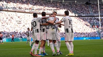 Kenan Y�ld�z'l� Juventus, Genoa kar��s�nda rahat kazand�