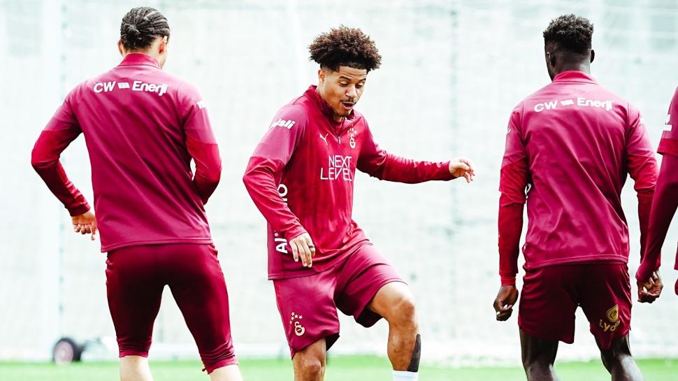 Göztepe maçı öncesi Galatasaray'a müjde! Gabriel Sara antrenmanda yer aldı