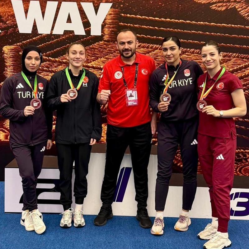 Milli boks�rlerden 6 madalya