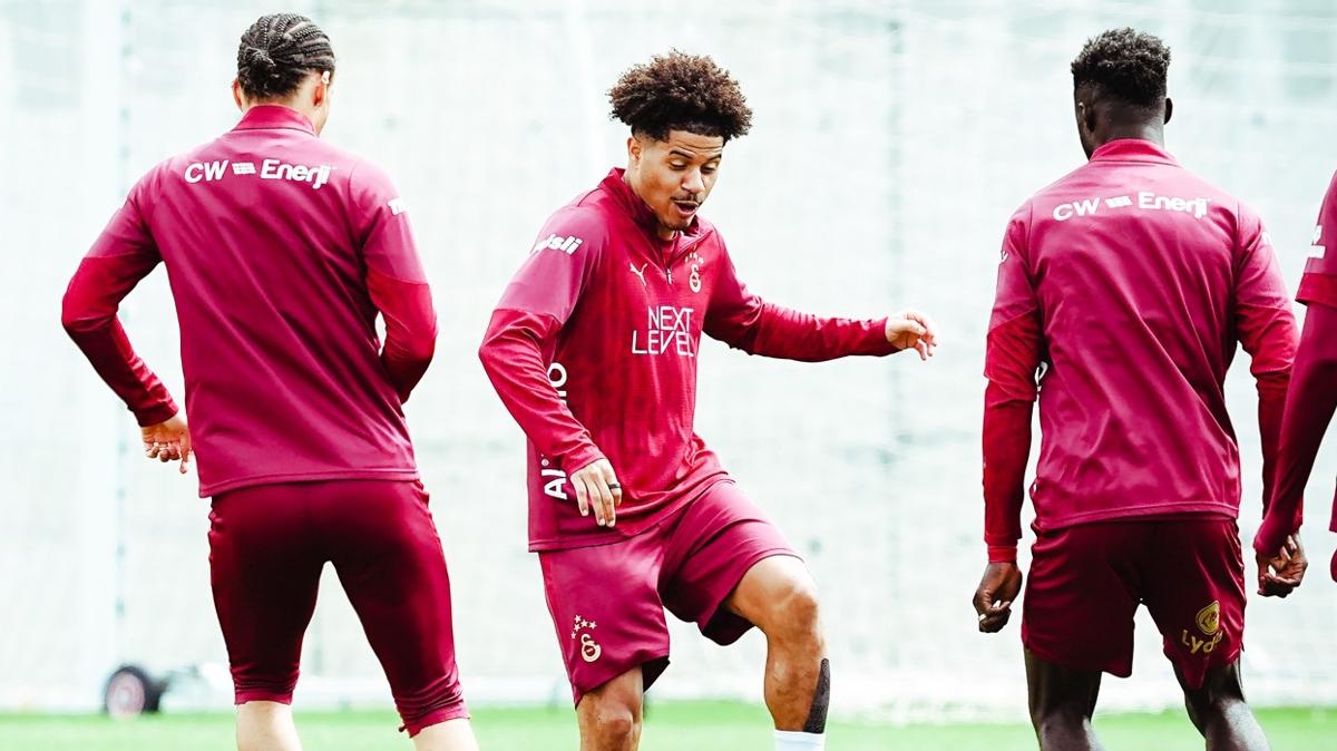 sara galatasaray antrenman foto�raflar� resimleri