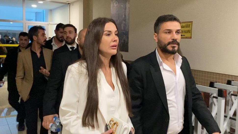 Dilan Polat ile Engin Polat boşanıyor! Hakaretler havada uçuştu