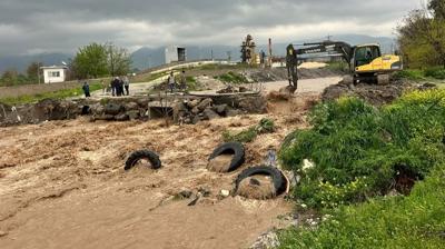 Osmaniye'de �iddetli ya���... Deli�ay k�pr�s� ��kt�