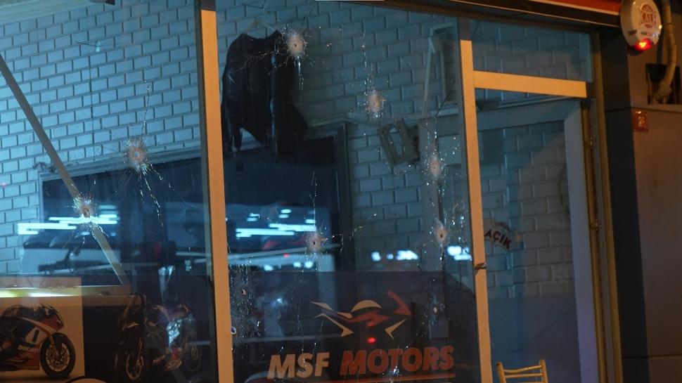 Ümraniye'de iş yerine silahlı saldırı: 4 kişi yaralandı