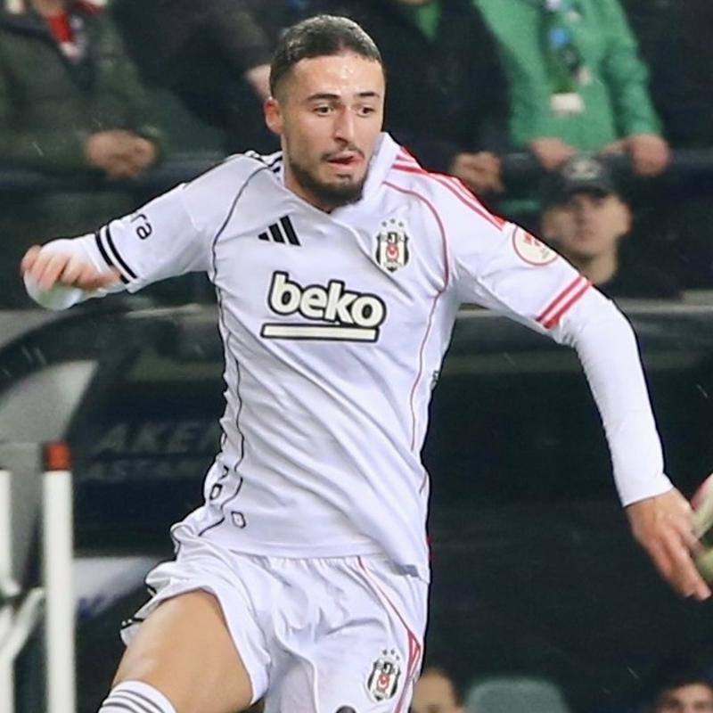 Be�ikta�'ta Taylan Bulut, Antalyaspor kar��la�mas�n�n kadrosundan ��kar�ld�