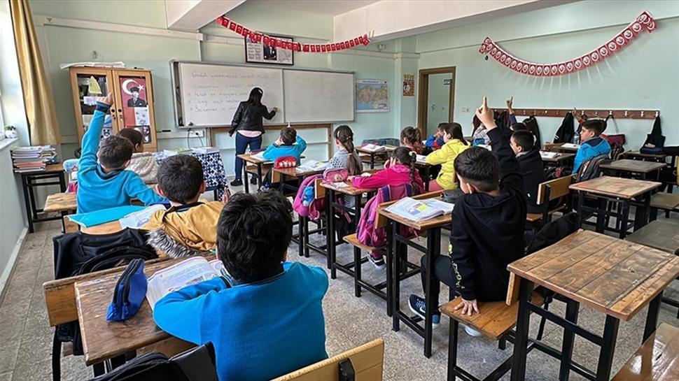 Sözleşmeli öğretmen için emsal karar: Uzman öğretmenlik tazminatı ödenecek