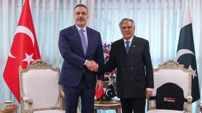 Bakan Fidan, Pakistanl� mevkida�� Dar ile g�r��t�