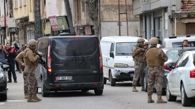 Film gibi operasyon! 3 kişiyi rehin almıştı, firari böyle yakalandı