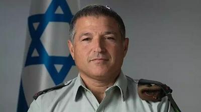 Ger�e�i elinin tersiyle itti: 