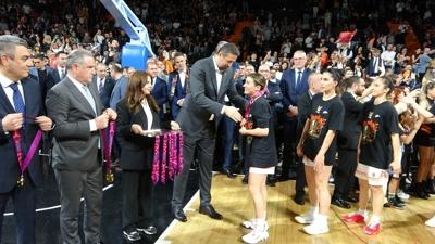 Hidayet T�rko�lu, Avrupa �ampiyonu �imsa �BK Mersin'i tebrik etti