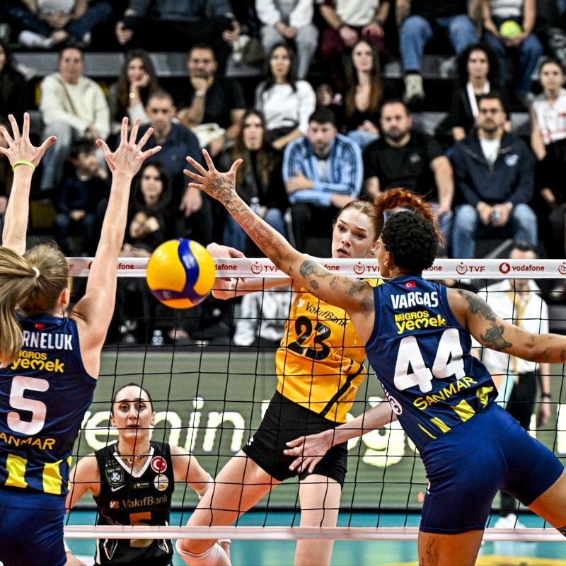 Final serisinde Fenerbah�e Medicana, durumu 1-1'e getirdi