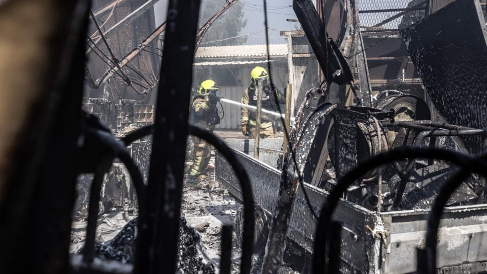 İsrail'de sirenler devreye girmedi! Hizbullah vurdu, binalar alev aldı