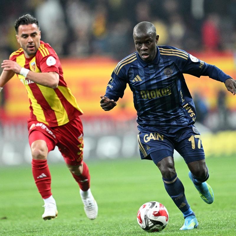 N'Golo Kante: Her ge�en g�n arkada�lar�m� ve ligi daha iyi tan�yorum