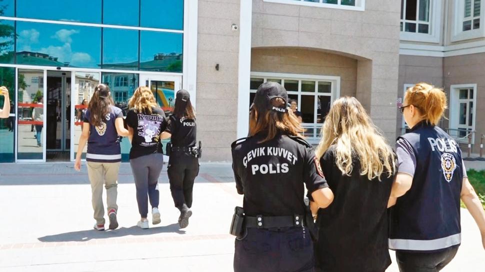 Ac�mas�z katillere a��r m�ebbet! Hem ihanet hem cinayet