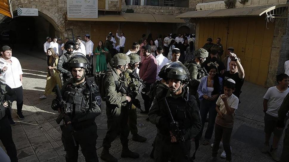 Silahlı İsrailliler, Batı Şeria'da 1 Filistinli genci şehit etti