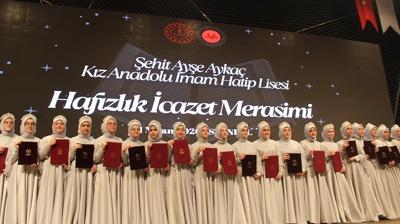 �ehit Ay�e Ayka� �mam Hatip Ortaokulu'nda 55 ��renci haf�zl�k icazeti ald�