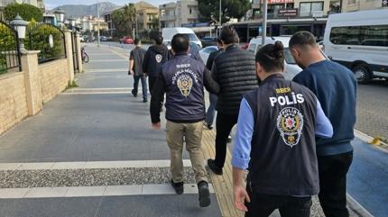 Ma�durlar� sahte reklamlarla doland�rm��lar! 4 ilde bungalov operasyonu: 3 ki�i tutukland�