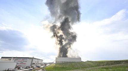 Mobilya fabrikas�nda korkutan yang�n