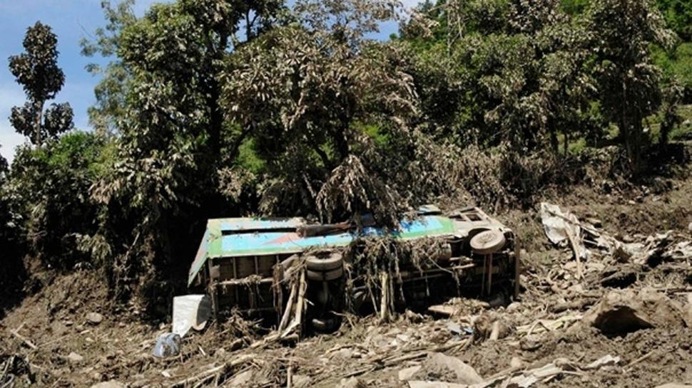 Hindistan'da can pazarı! Kazada 13 kişi öldü, 30 kişi yaralandı