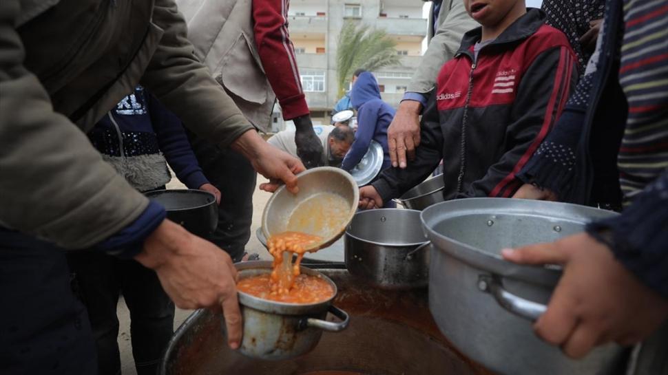 Katil İsrail'den Gazze'de gıda kısıtlaması