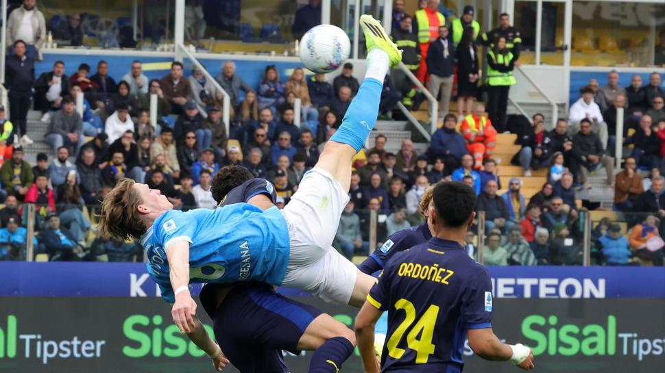Napoli'ye deplasmanda Parma çelmesi