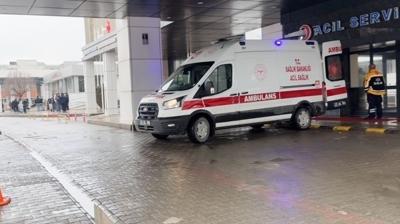 Elazığ'da feci kaza: İnşaat iskelesi çöktü, 4 işçi yaralandı