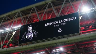 Galatasaray, eski hocası Mircea Lucescu'yu andı