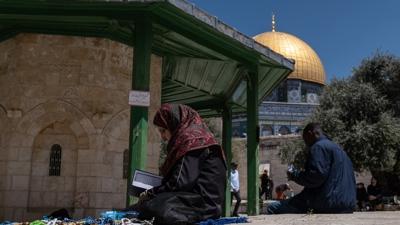 İşgalci İsrail Mescid-i Aksa'nın avlusunda 3 kişiyi gözaltına aldı